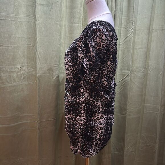St. John Black and White Animal Print ruched Top, L - Picture 5 of 9